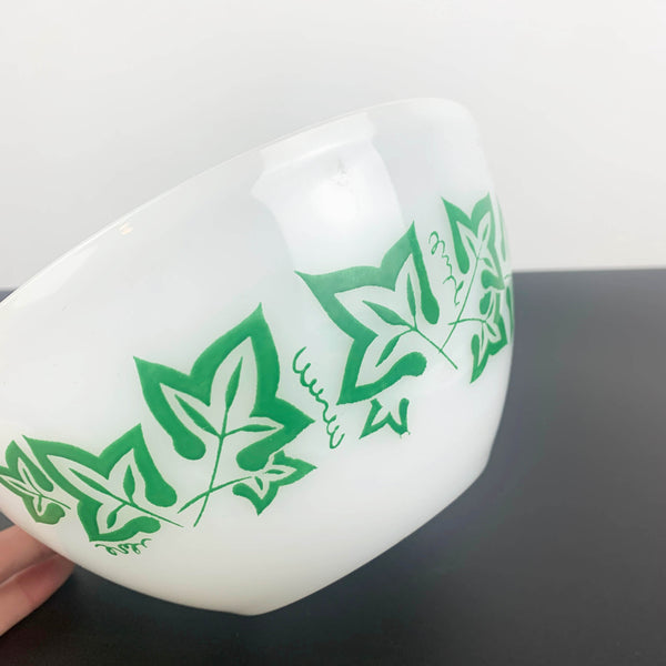 Pyrex (Aust) Green Ivy Leaf 8" mixing bowl