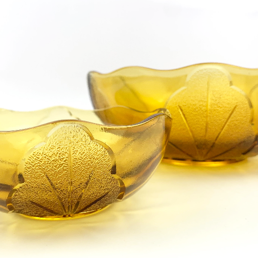 Leaf design amber bowls