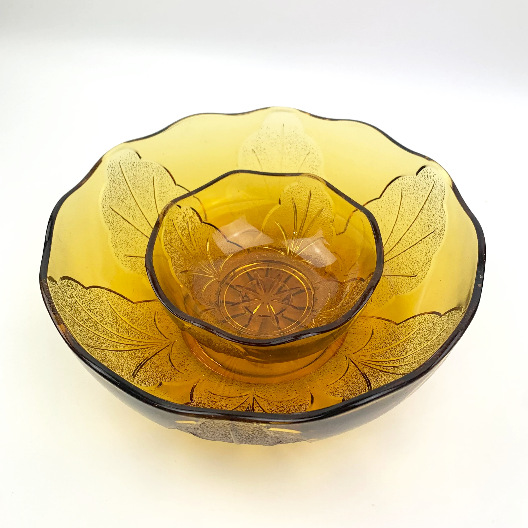 Ravenhead amber bowls nested