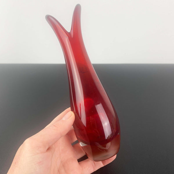 Whitefriars 2 finger red bud vase