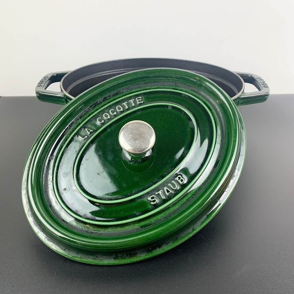 Staub France 27cm cast iron dutch oven in green