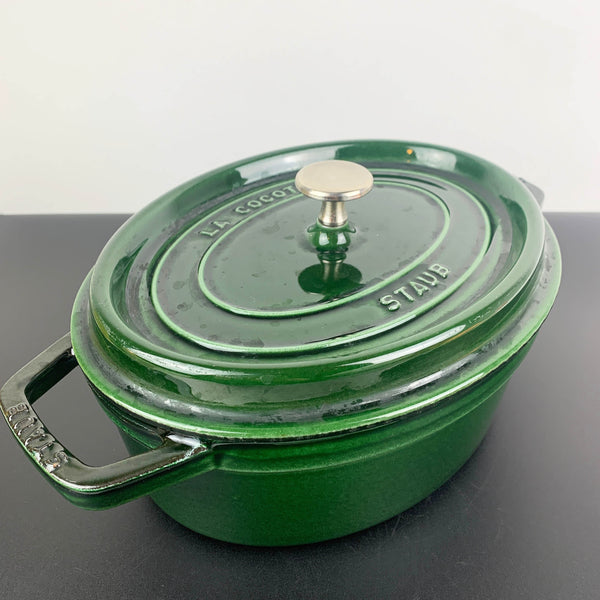 Staub France 27cm cast iron dutch oven in green