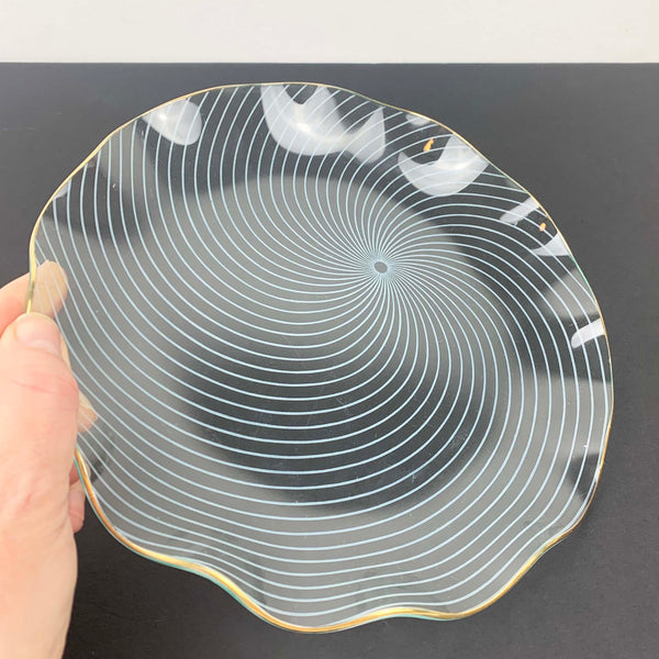 Chance Bros. 'Swirl' 1950's wave edge plate showing pattern detail