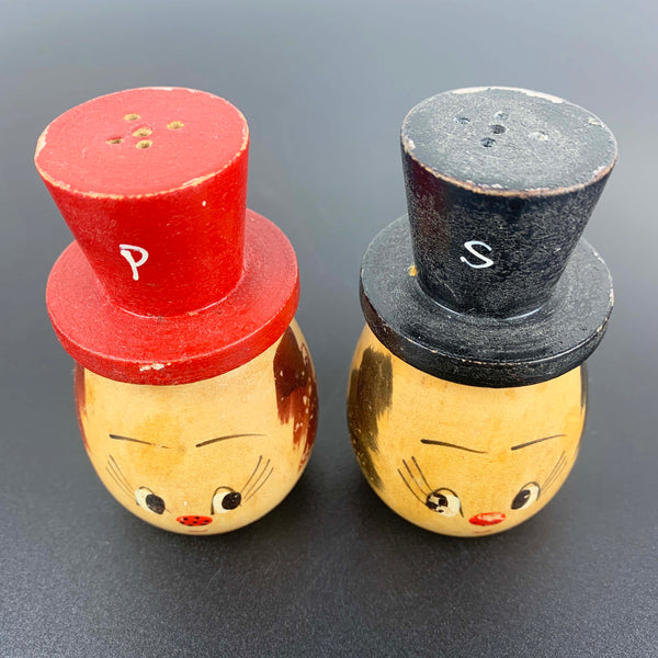 Character heads with top hat retro salt and pepper shakers