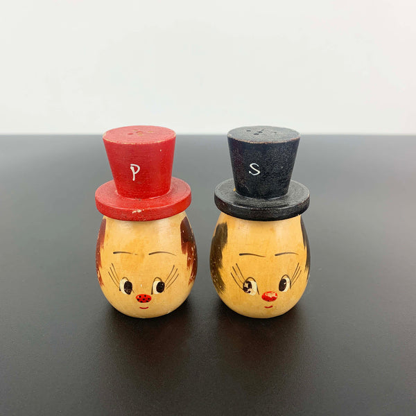 Character heads with top hat retro salt and pepper shakers