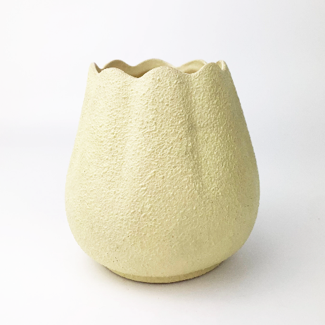 Tulip shape textured pottery vase