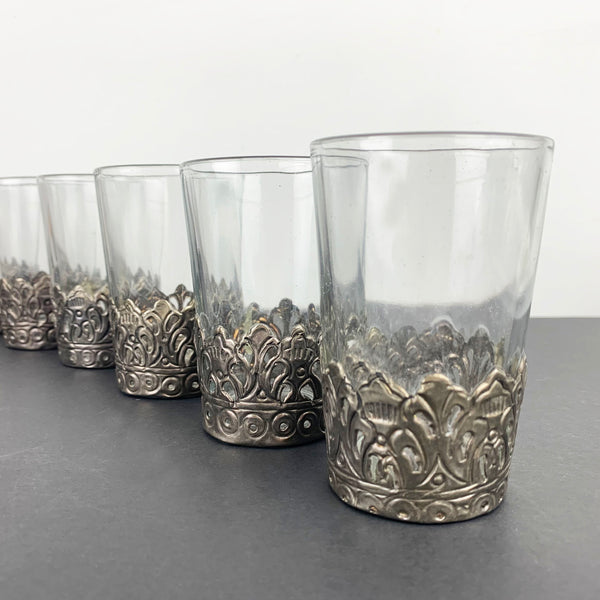 Coffee glasses with hammered metal base