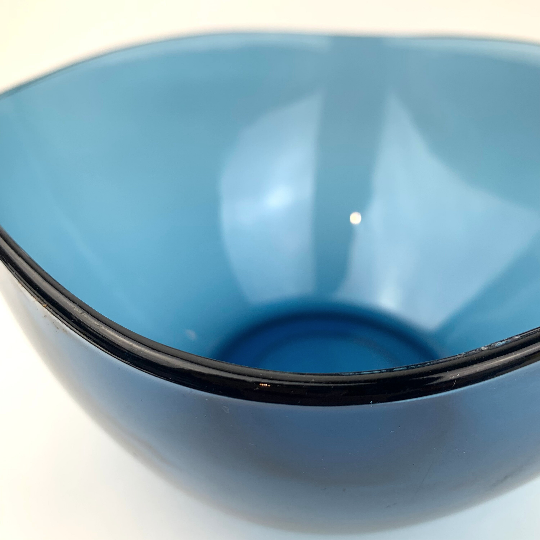 Vereco (Duralex) large blue bowl rim