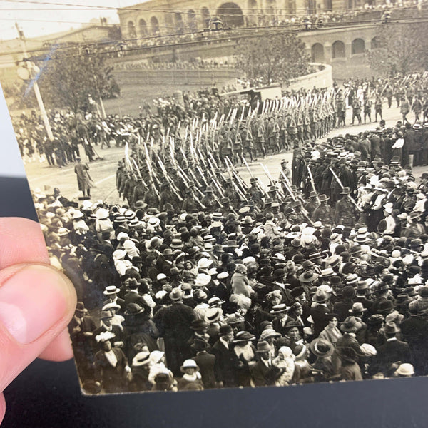 WW1 photographic postcard of 19th Batallion Sydney 1915