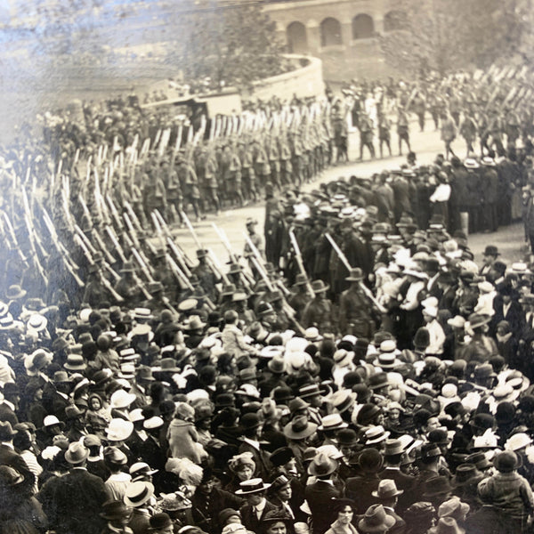 WW1 photographic postcard of 19th Batallion Sydney 1915