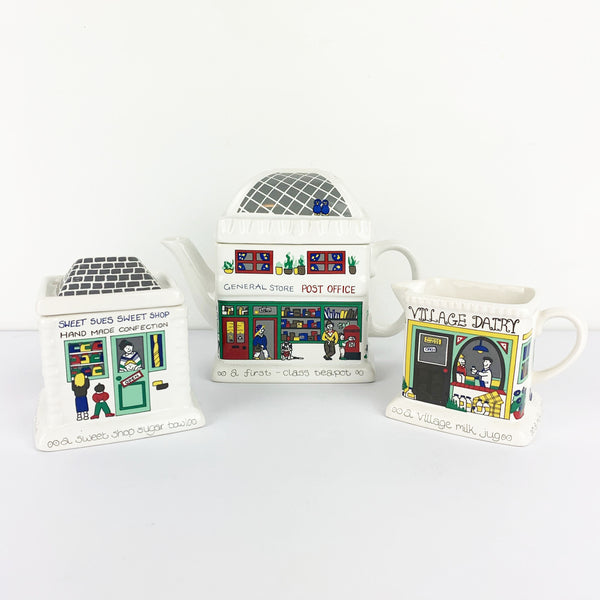 Wade Ceramics 'English Life' 3 piece teapot collection