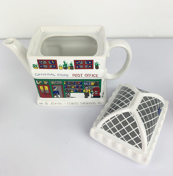 Wade Ceramics 'English Life' teapot interior