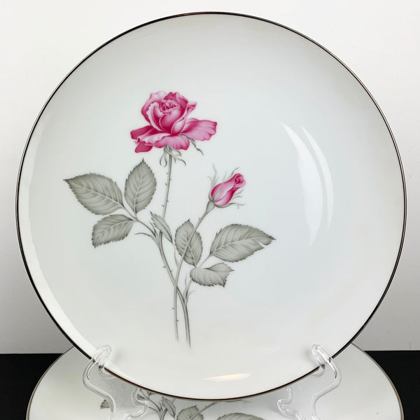 'Zylstra Rose' dinner plate with pink rose